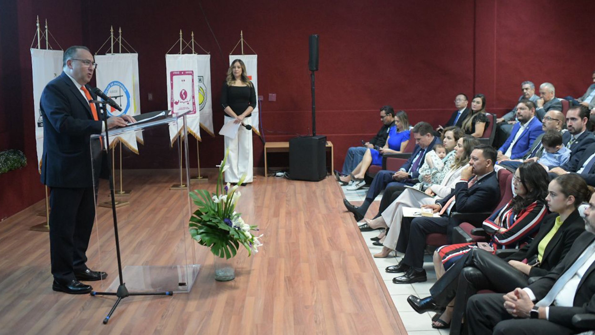 Rinde Rector Rivera Campos su primer informe de actividades en la UACH