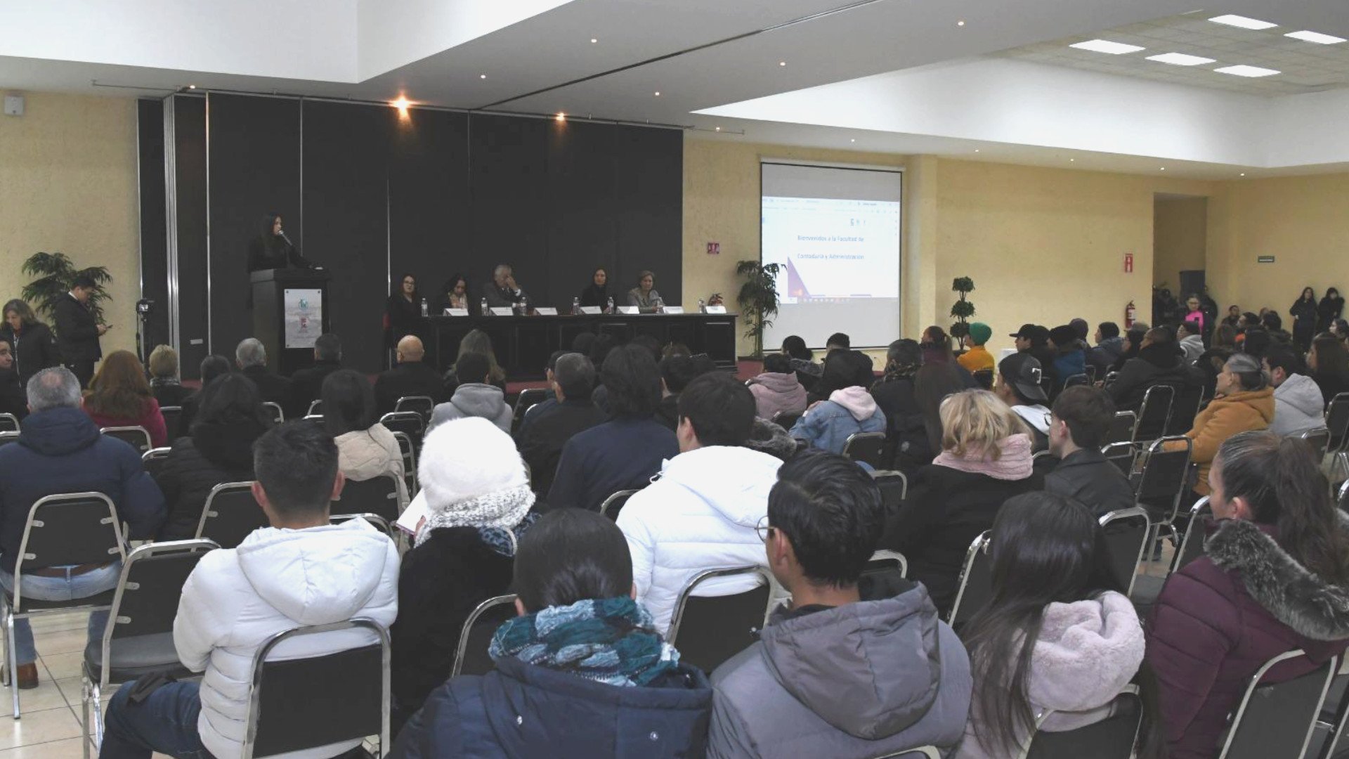 La Facultad de Contaduría y Administración da la bienvenida a ...