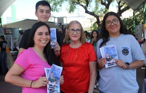 Participa la Facultad de Filosofía y Letras en la Feria Vocacional del COBACH