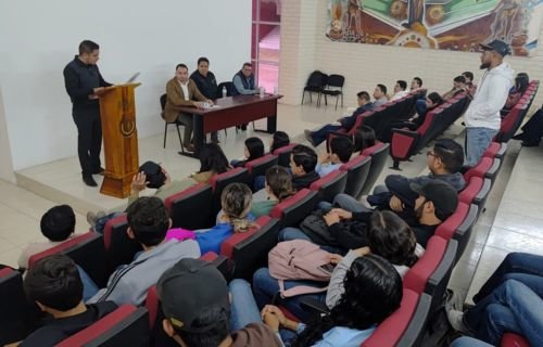 Realizan Panel de Discusión en la Semana Académica de la FCAyF