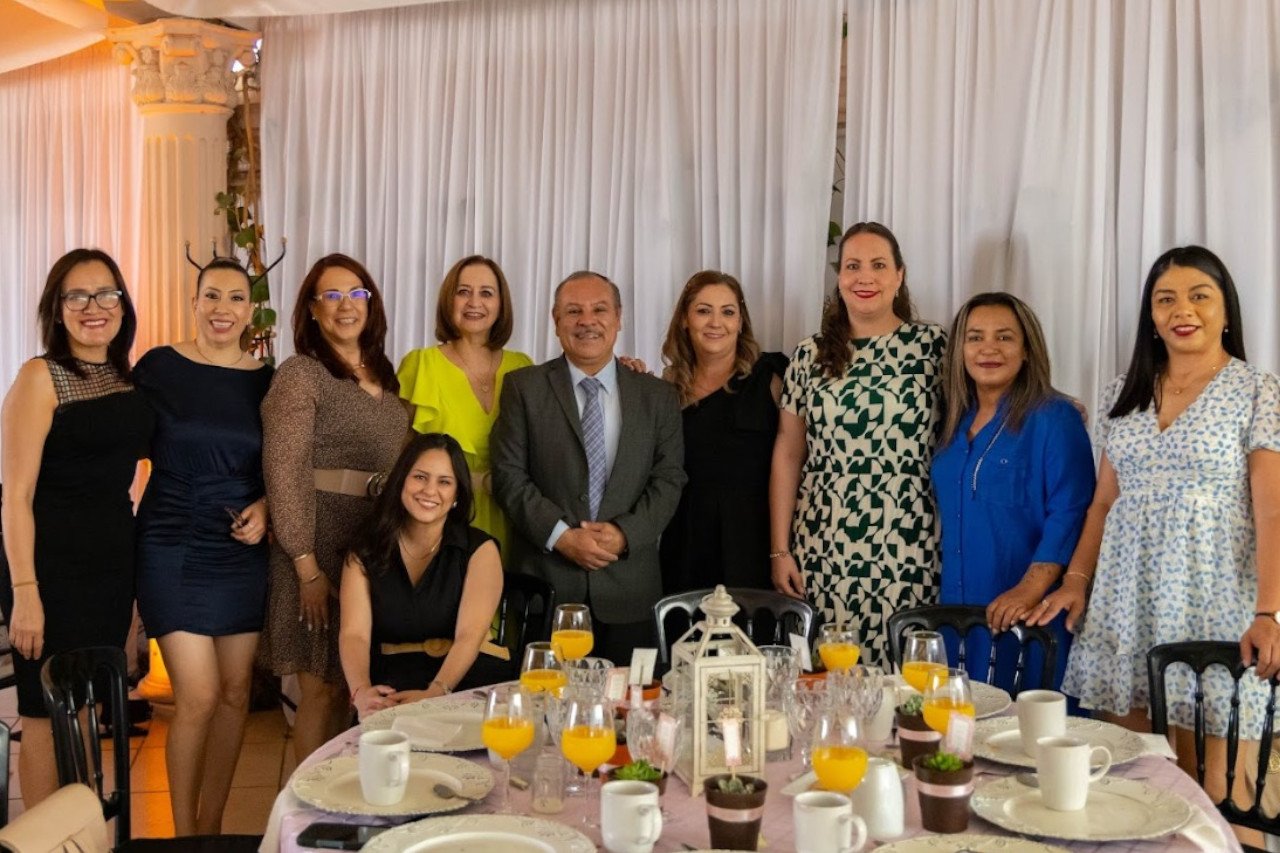 Facultad de Ingeniería de la UACH celebra a las madres trabajadoras con desayuno conmemorativo
