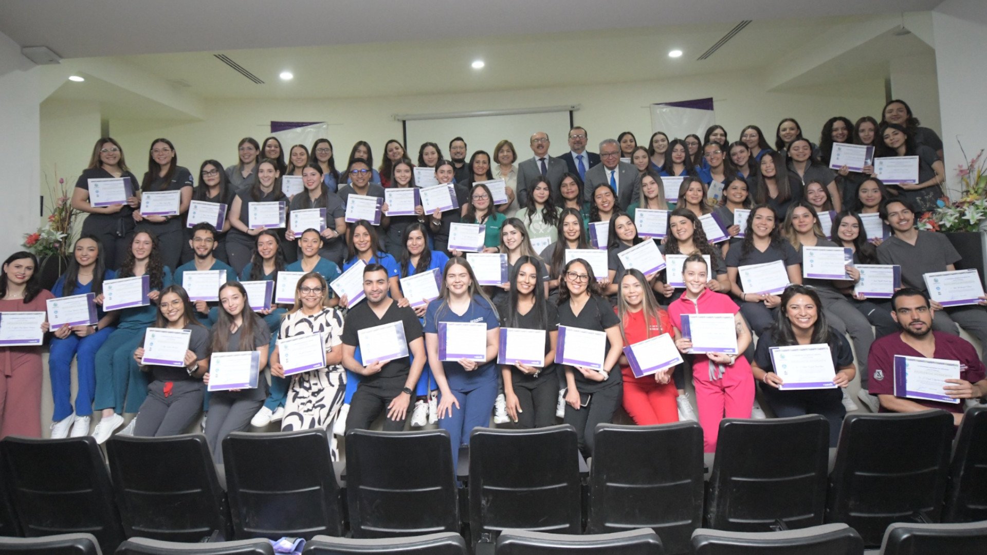 Reconocen a estudiantes y docentes por su excelencia académica en la ...
