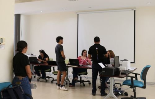 Culmina FEI-UACH con la recepción de documentos de nuevos estudiantes en Parral