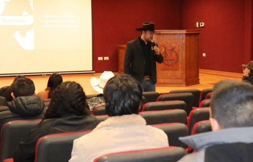 Imparten curso de inducción a estudiantes de nuevo ingreso del plan sabatino en la FZyE-UACH
