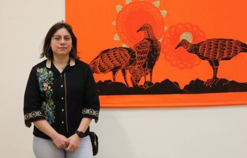 Inicia UACH temporada de exposiciones 2026 con Aviario Mexicano de Diana Ruiz