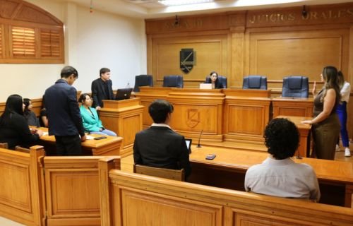 Inaugura Facultad de Derecho The Legal and Forensic English Fair